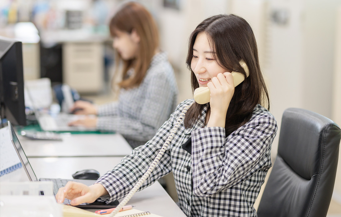 勤務中の弊社社員の様子