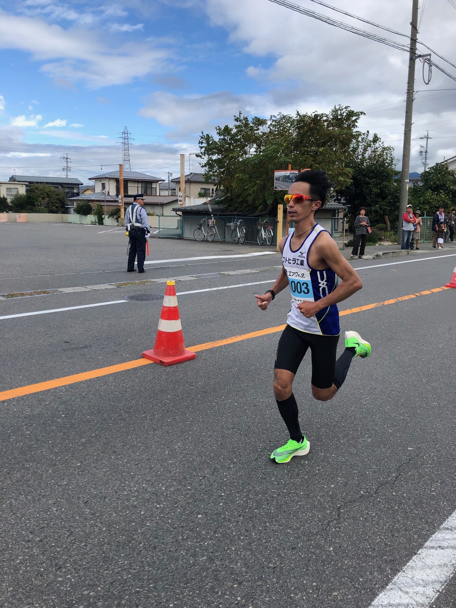 松本マラソンで走る小山祐太選手の様子